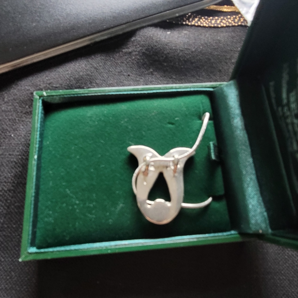 Celtic Carrick Art NEW in BOX Incredible Pendant from Ireland - Picture 3 of 4